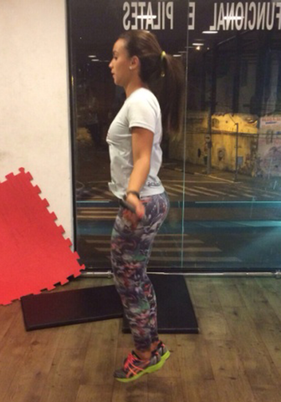 5 t&aacute;ticas para malhar em casa sem riscos