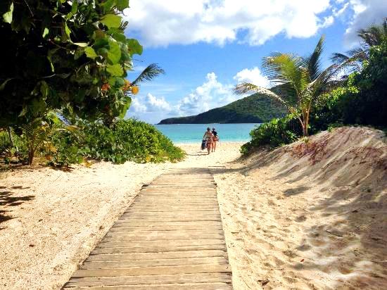 Reprodução/ tripadvisor As praias mais bonitas do mundo que você precisa conhecer – e treinar nelas!