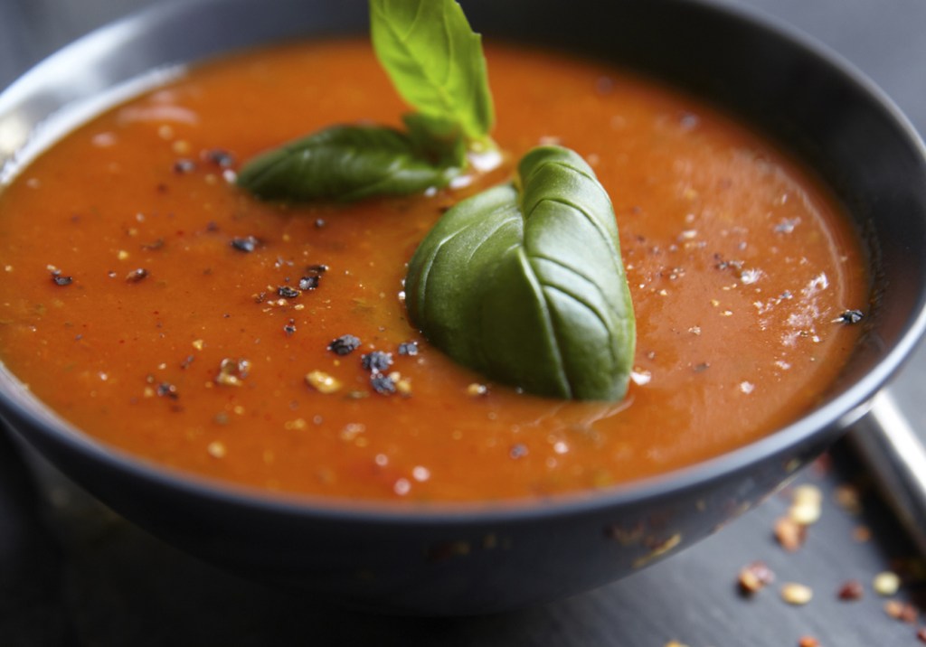 Leves e quentinhas: 16 sopas para você experimentar!