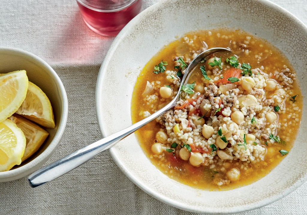 Sopa com quinua e grão-de-bico