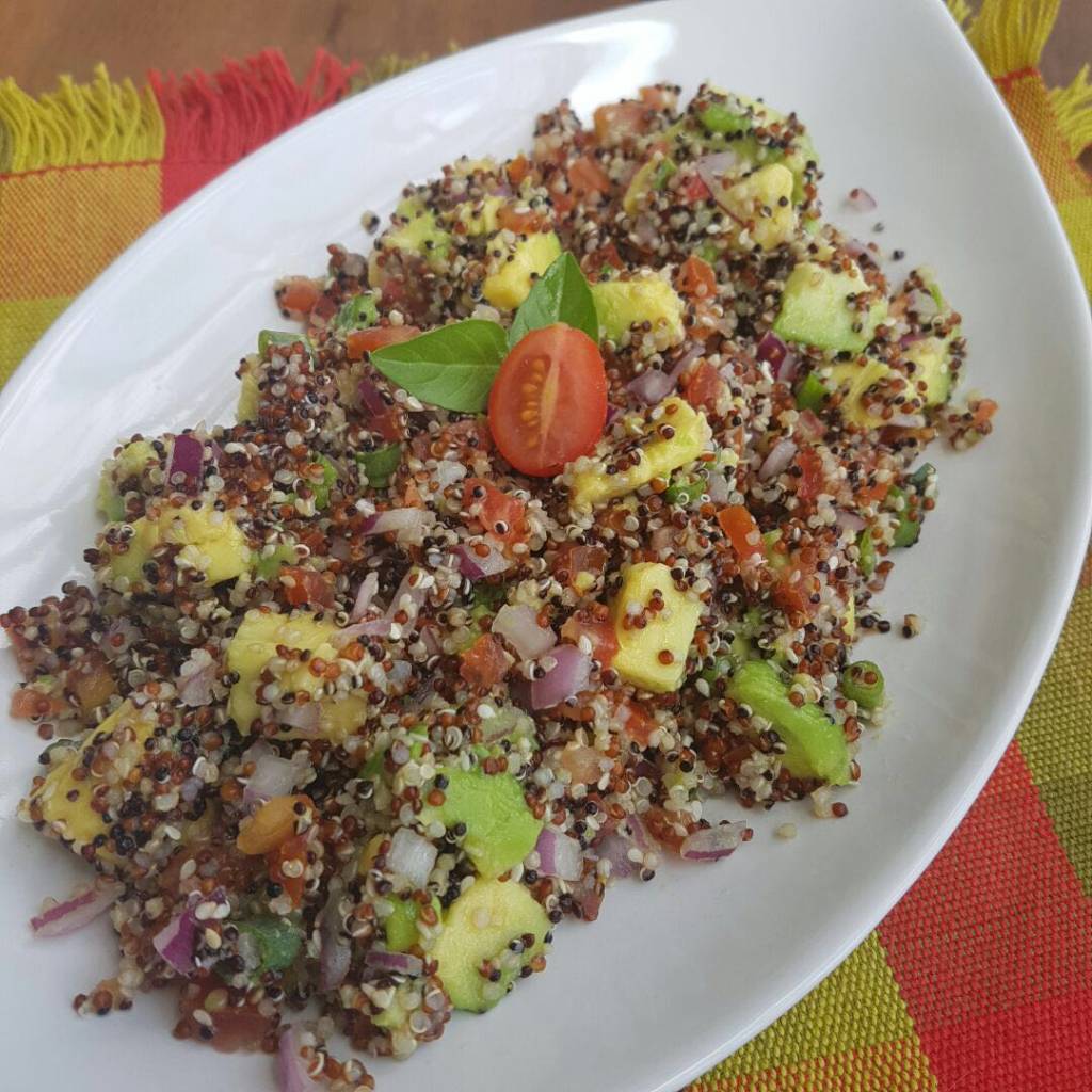 18 receitas proteicas com quinoa para incluir no cardápio