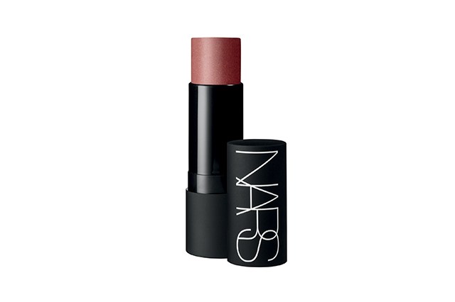 10 beauty artists revelam o produto de beleza que mais amam