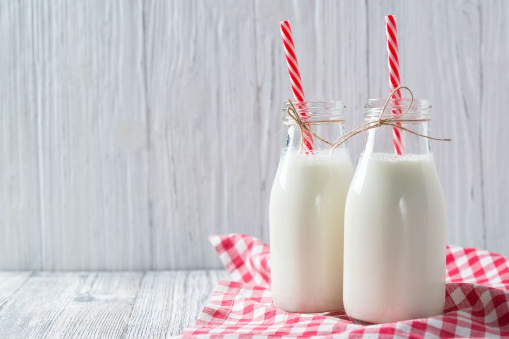 15 alimentos que vão ajudar você a dormir melhor