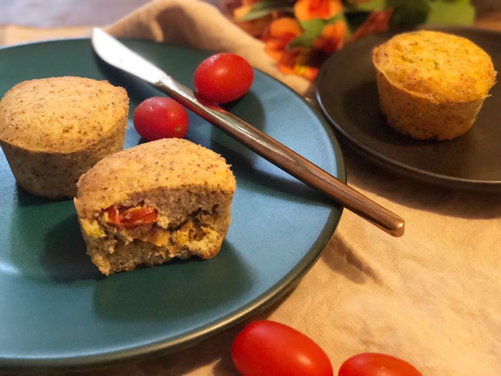 Muffin low carb de atum com creme de ricota de búfala