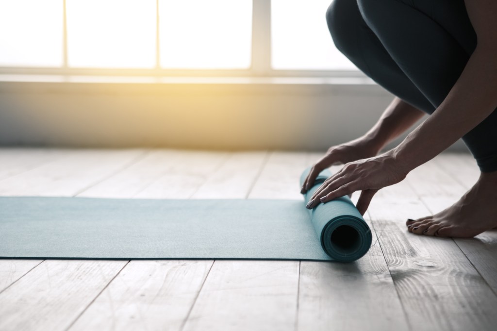 mulher-mat-ioga Black Friday fitness: Confira as melhores promoções para quem ama treinar