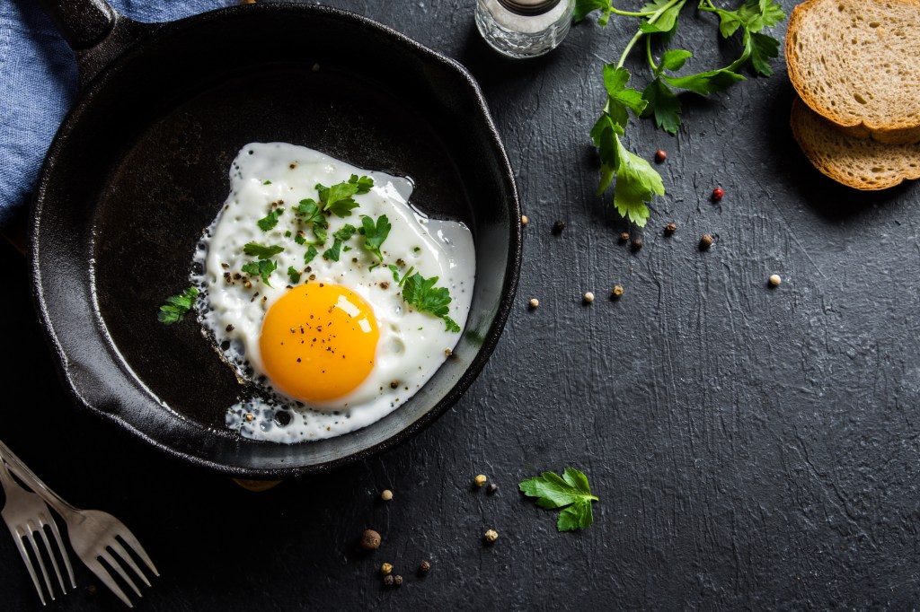 ovo-estalado 6 alimentos que você deve comer se quer ter mais energia durante o dia