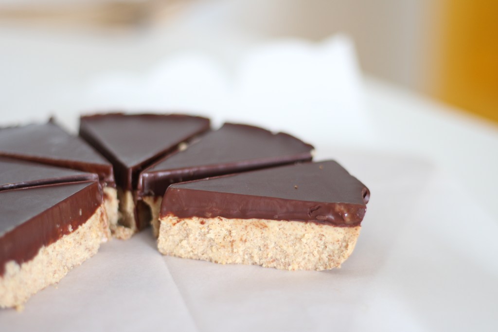 Torta low carb de amendoim e chocolate 30 melhores receitas low carb para variar o cardápio
