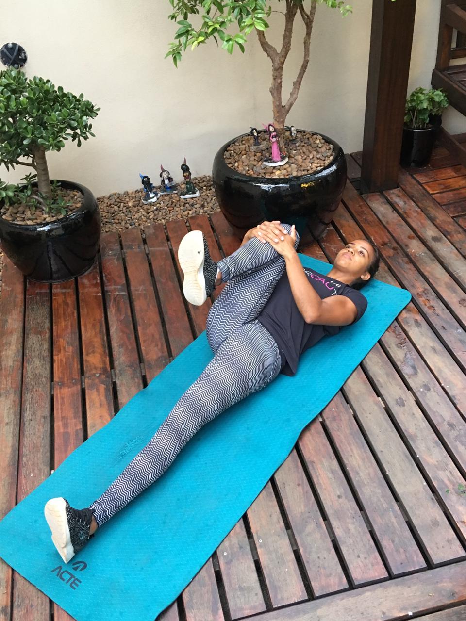 Exercício de alongamento Cau Saad indica: sessão de alongamento pra fazer toda as manhãs