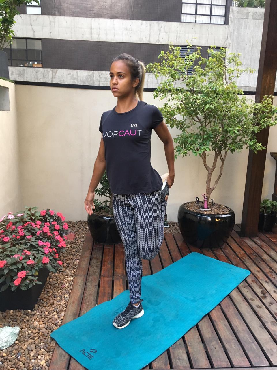 Exercício de alongamento Cau Saad indica: sessão de alongamento pra fazer toda as manhãs