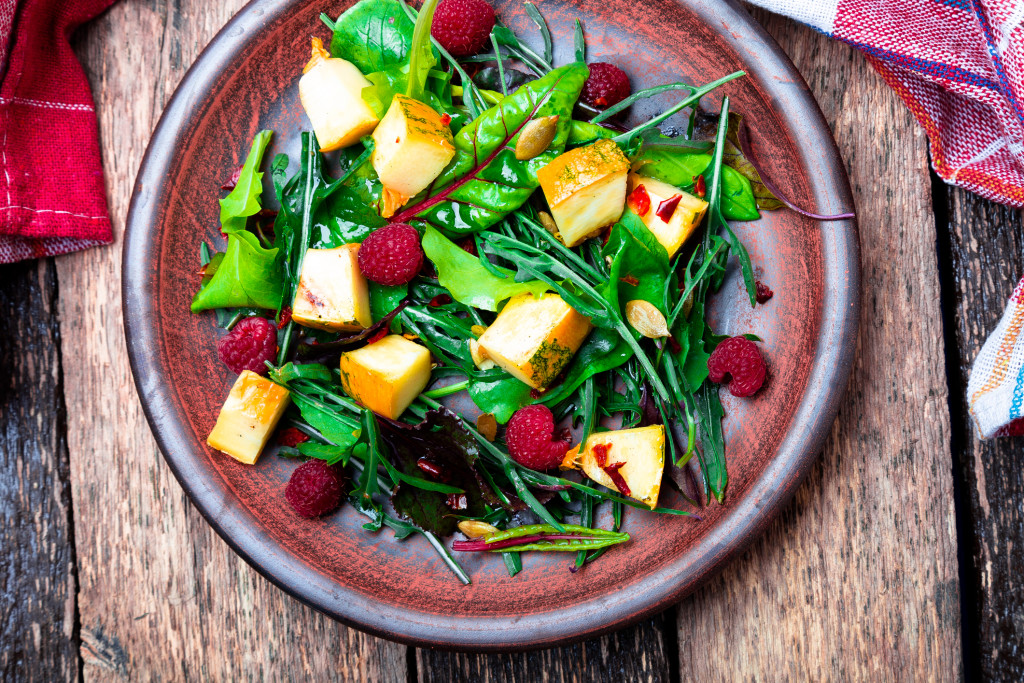 thinkstockphotos-873236108 Primavera: Receitas de saladas e sucos que são a cara da estação