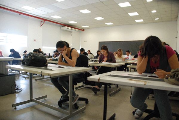 Come&ccedil;a o Simulad&atilde;o Enem Guia do Estudante 2011
