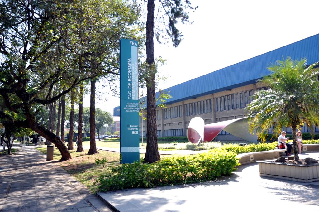 fea-usp USP e Ibmec-RJ são campeãs em Administração, Negócios e Serviços