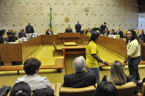 STF decide por unanimidade que sistema de cotas em universidades públicas é constitucional