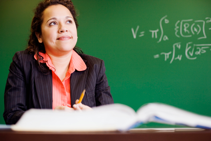 Posso fazer Pedagogia mesmo ficando nervosa ao falar em público?