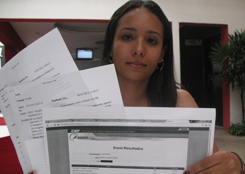 Candidata entrega gabarito do Enem em branco e tira nota maior que a m&iacute;nima