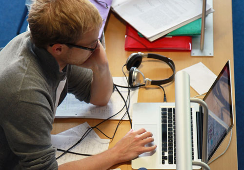 Confira uma videoaula sobre ditadura militar no site do GUIA