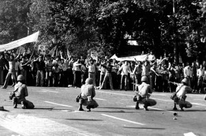 Aprenda hist&oacute;ria lendo sobre futebol