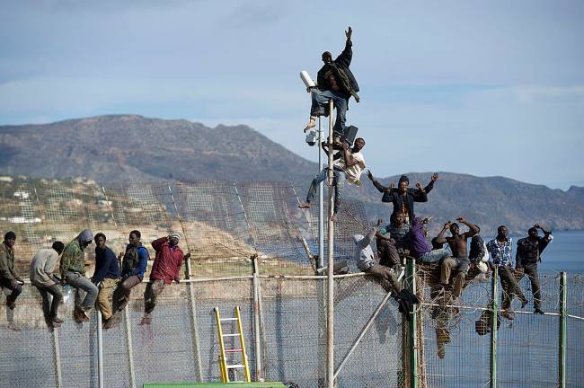 Migrants Seek Asylum In The Spanish Enclave Of Melilla In Northern Africa Conheça os muros mais polêmicos do mundo