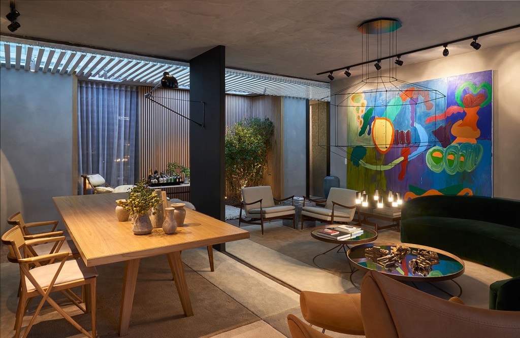 CASA COR MG: Tapetes dividem e limitam áreas de ambiente integrado
