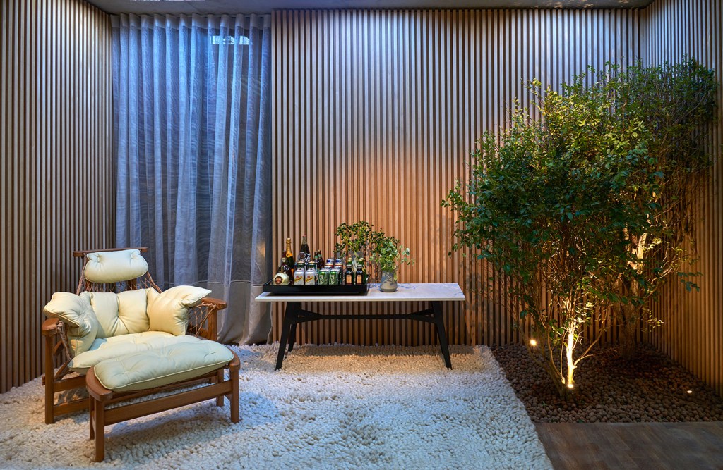 CASA COR MG: Tapetes dividem e limitam áreas de ambiente integrado