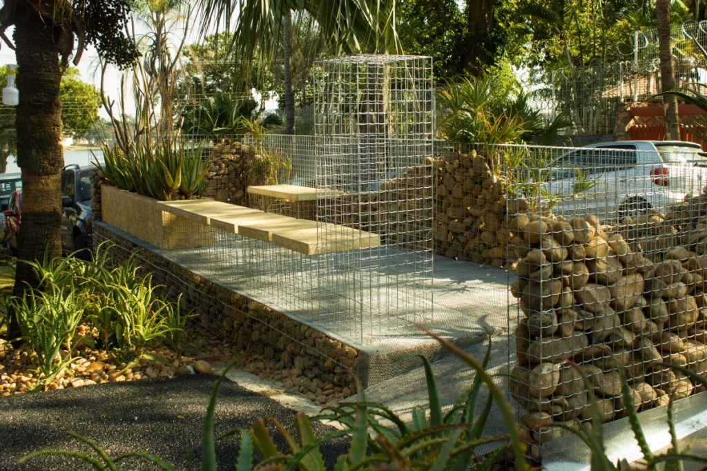 Parklet da CASA COR MG é construído com mesma técnica de gabião