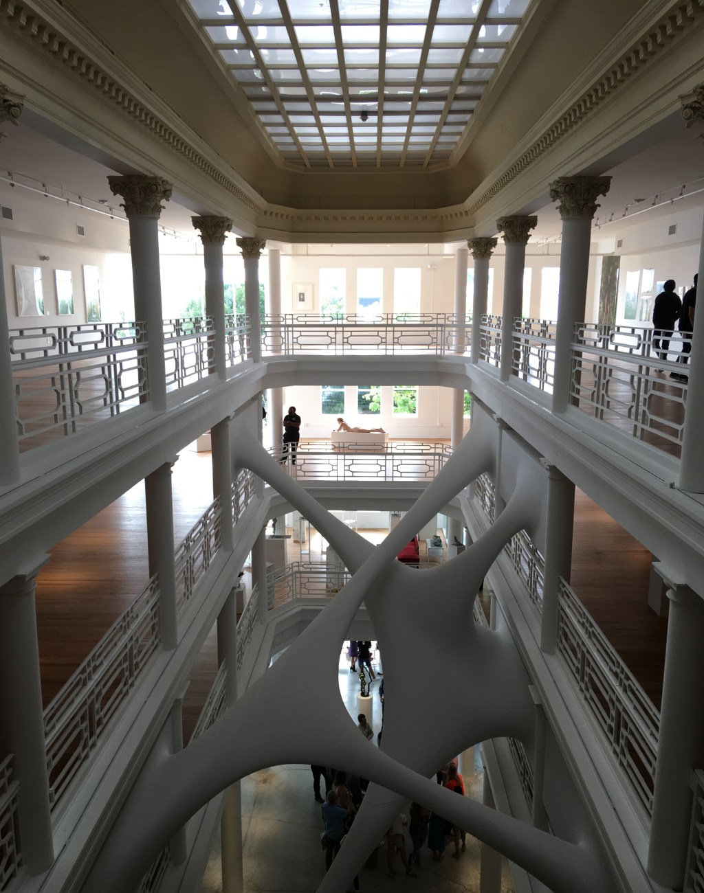 edificio-desire Miami Art Week: A inquietante e excêntrica exposição “Desire”