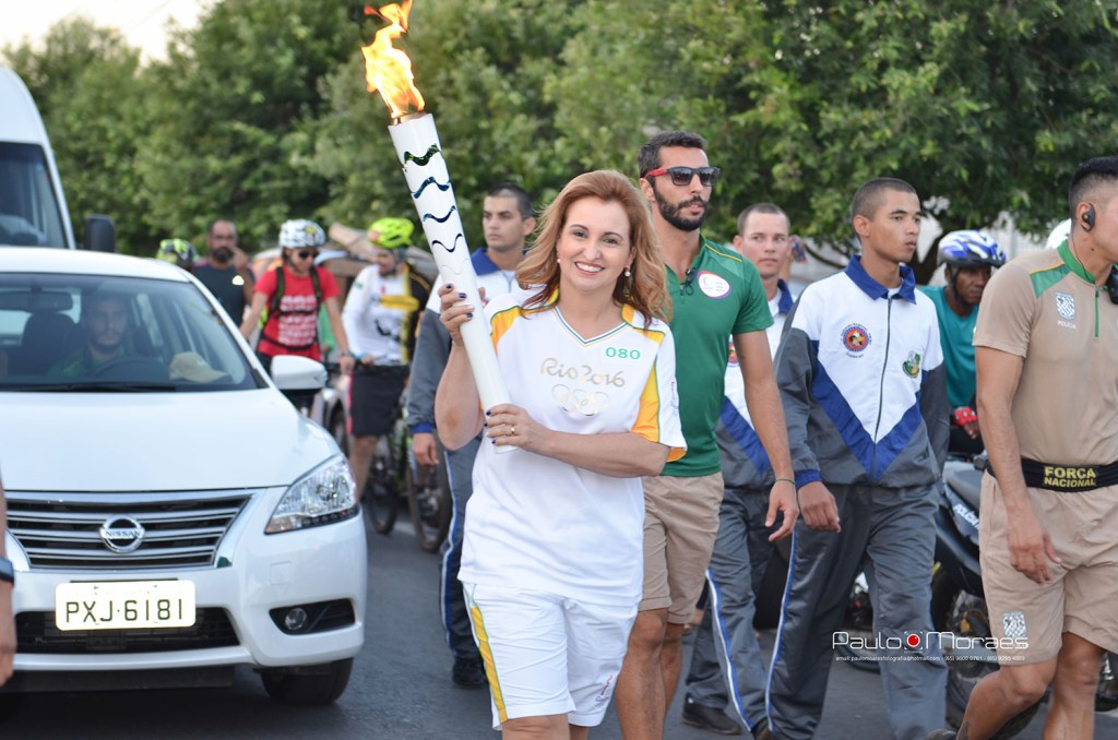Profissional da CASA COR MT carrega tocha olímpica!