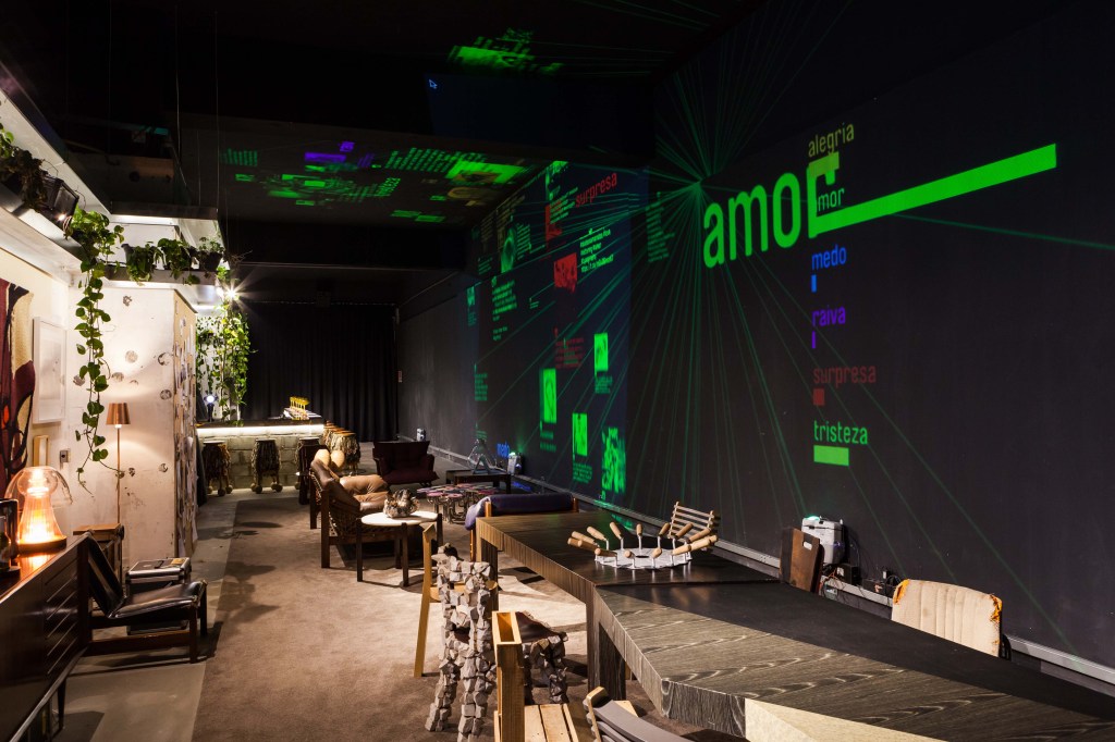 Peças de arte na decoração por Cyrela