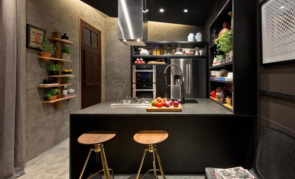 CASACOR SC 2016: Uma cozinha masculina, pequena e funcional