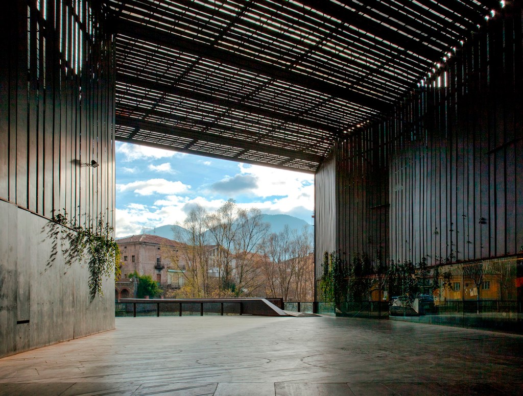 laliratheater_1 Trio de arquitetos catalães levam o Prêmio Pritzker 2017