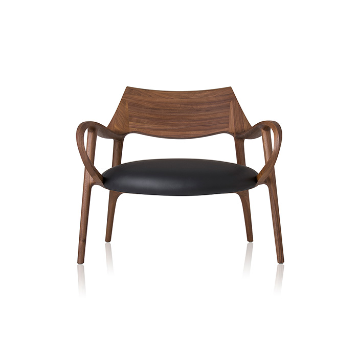 MDW: Celine, a cadeira com linhas fluidas de Jader Almeida