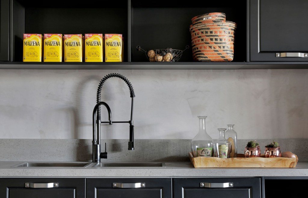 CASACOR SP: Uma cozinha rústica, industrial e jovem