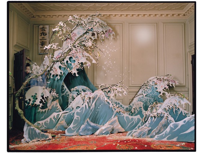 O trabalho surrealista e inusitado do fotógrafo Tim Walker