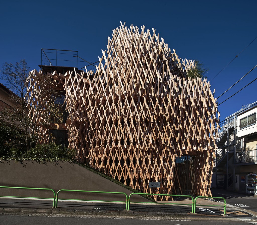 A obra e a visão de Kengo Kuma em exposição na JAPAN HOUSE