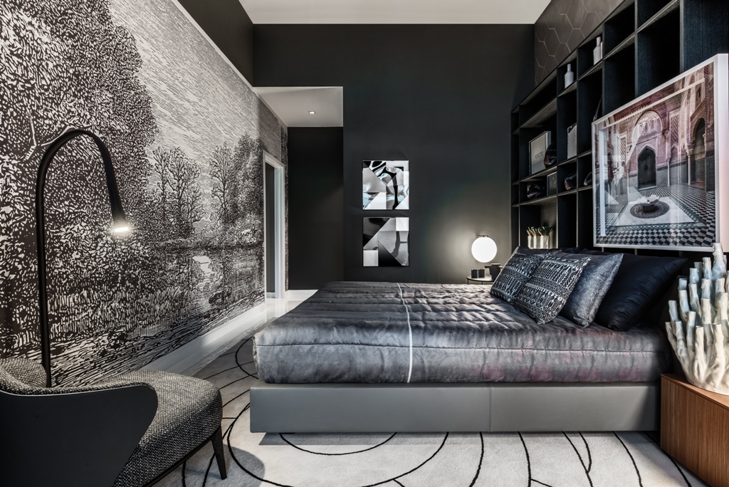 CASACOR Miami: Tons monocromáticos e muita arte em suíte de 60 m²