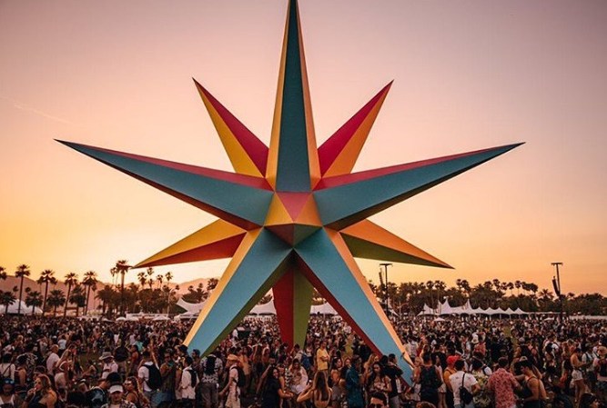 Supernova-coachella Instalações de arte se fundem à experiência musical do Coachella 2018