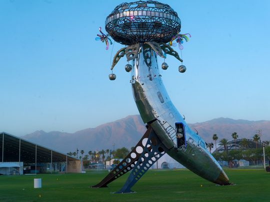 lodestar-coachella Instalações de arte se fundem à experiência musical do Coachella 2018