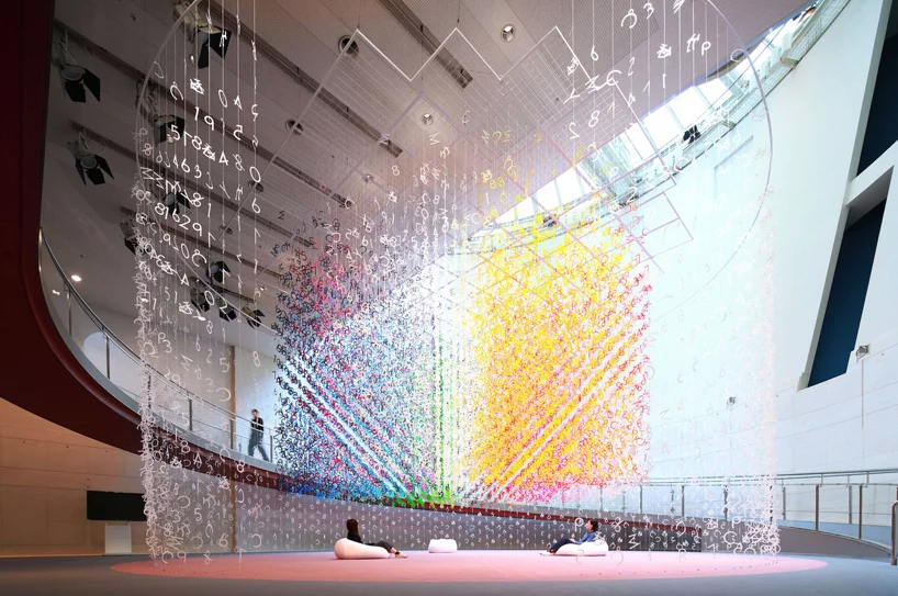 1000 COLORS RECIPE: Mergulhe nas cores de Emmanuelle Moureaux