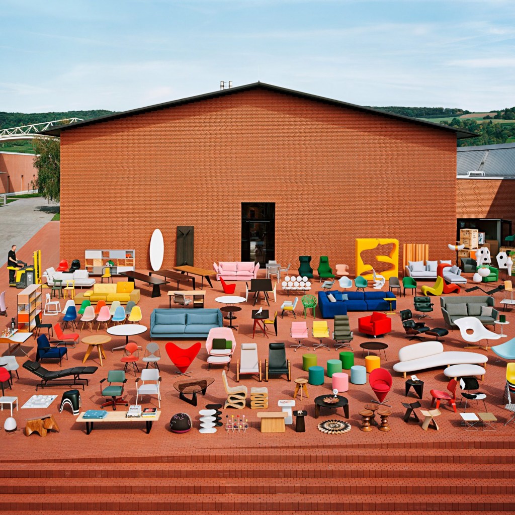 vitra-typecasting-milan-design-week_dezeen_sq-1704×1704 11 atrações imperdíveis da Semana de Design de Milão 2018