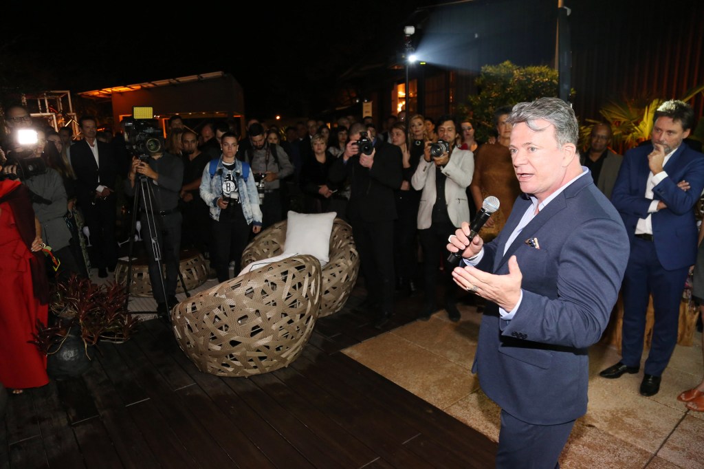 10/05/2018 – Fernanda Richa participa da festa beneficente Casa CASACOR Paraná 2018 realiza festa solidária em pré-inauguração
