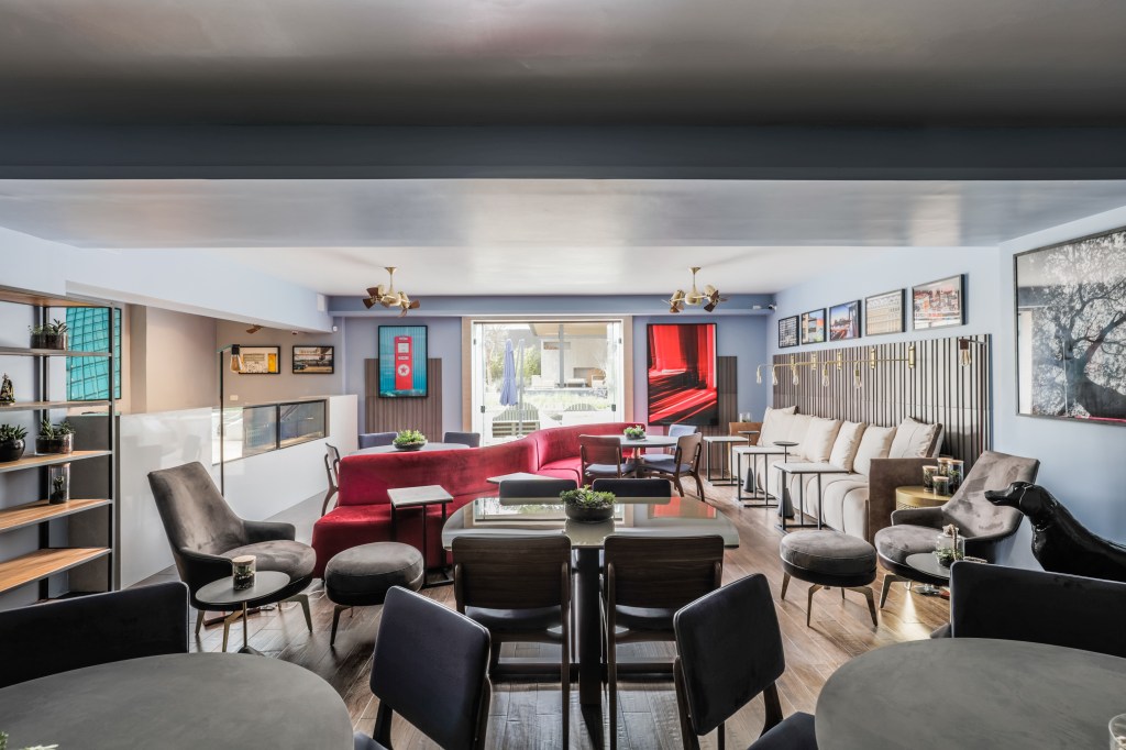 CASACOR 2018 – Boulangerie Dona Deôla – Due Z – Murr Studio (21) Conforto e estilo contemporâneo definem a Boulangerie da CASACOR SP 2018