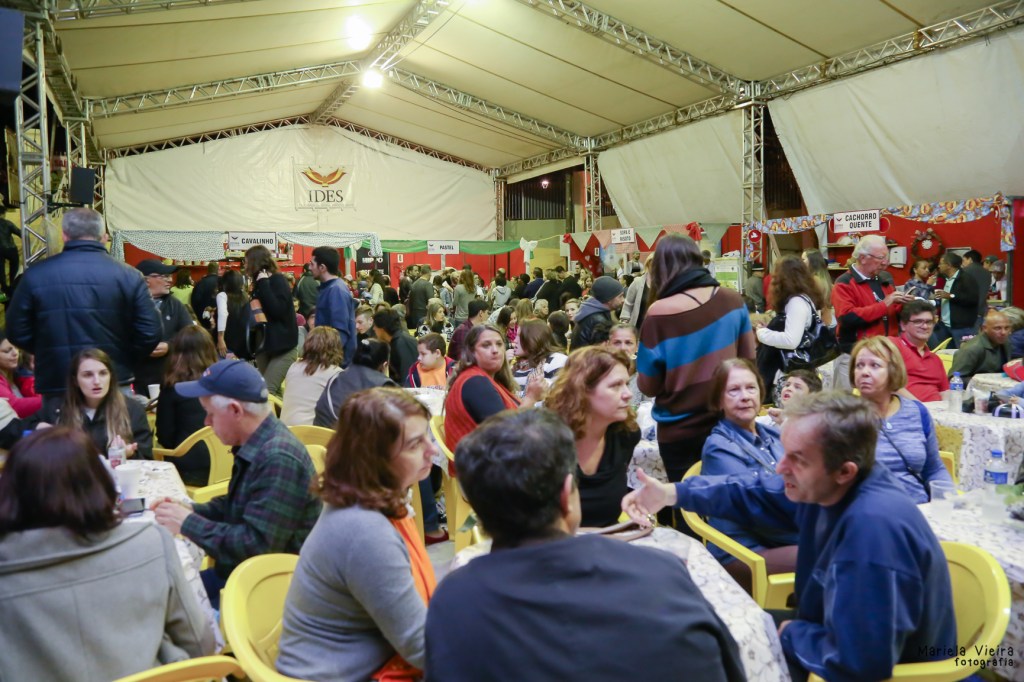 Praça de alimentação Franqueados da CASACOR SC prestigiam Festa do Divino da IDES
