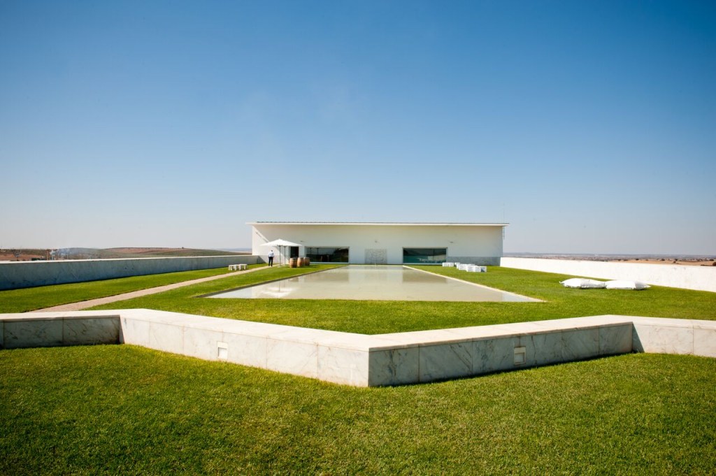 ADEGA MAYOR – CREDITO GONÇALO VILLAVERDE_preview Hotel no Alentejo, em Portugal, é premiado na Bienal de Veneza 2018