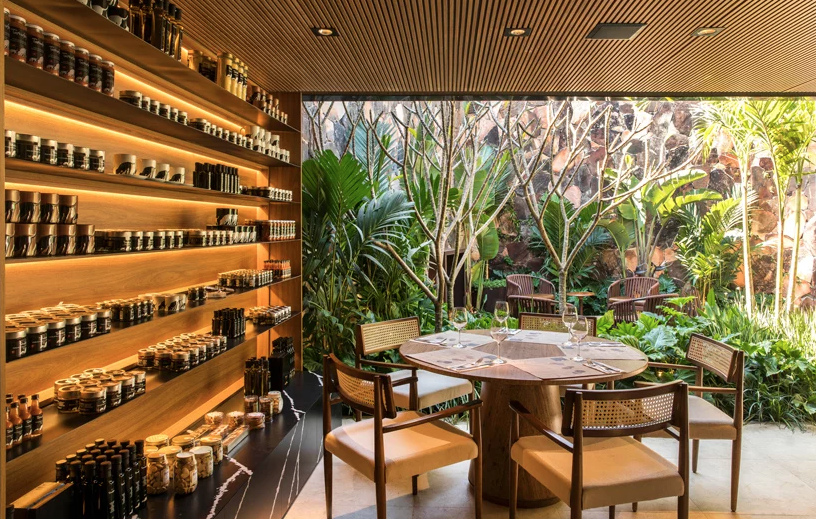 01-tartuferia-mf-arquitetos Linhas retas e poucos volumes marcam a Tartuferia da CASACOR SP 2018