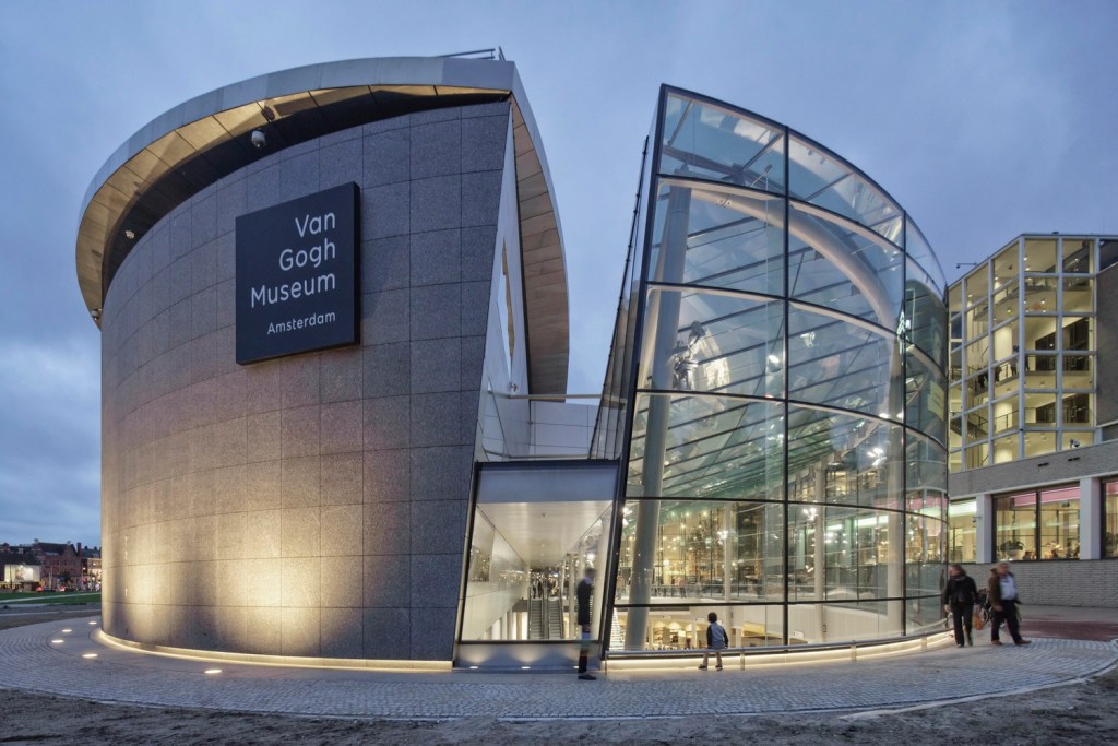 PORTADA_06_VanGoghMuseum_EntranceBuilding_HansvanHeeswijkArchitects_photo_RonaldTilleman Vans e Van Gogh Museum se unem em projeto de preservação à arte