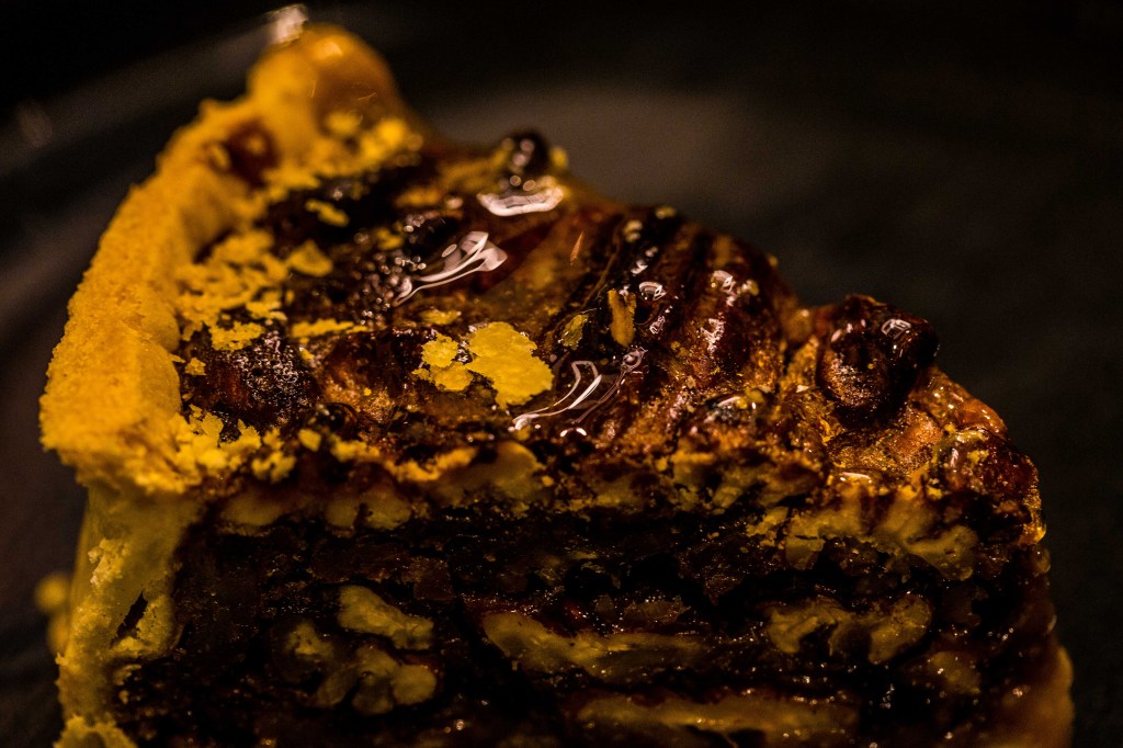 Torta de Pecan, chef Cássio Furtado, com curadoria de Lucas Corazza, Chef Confeiteiro Residente – foto Dionathan Santos IMG_7417 Chef’s Table realiza preview na CASACOR Rio Grande do Sul 2018