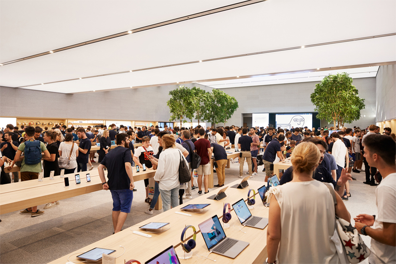 apple-milan-piazza-liberty_indoor-retail-layout_07262018_big.jpg.large Norman Foster assina nova loja da Apple em Milão