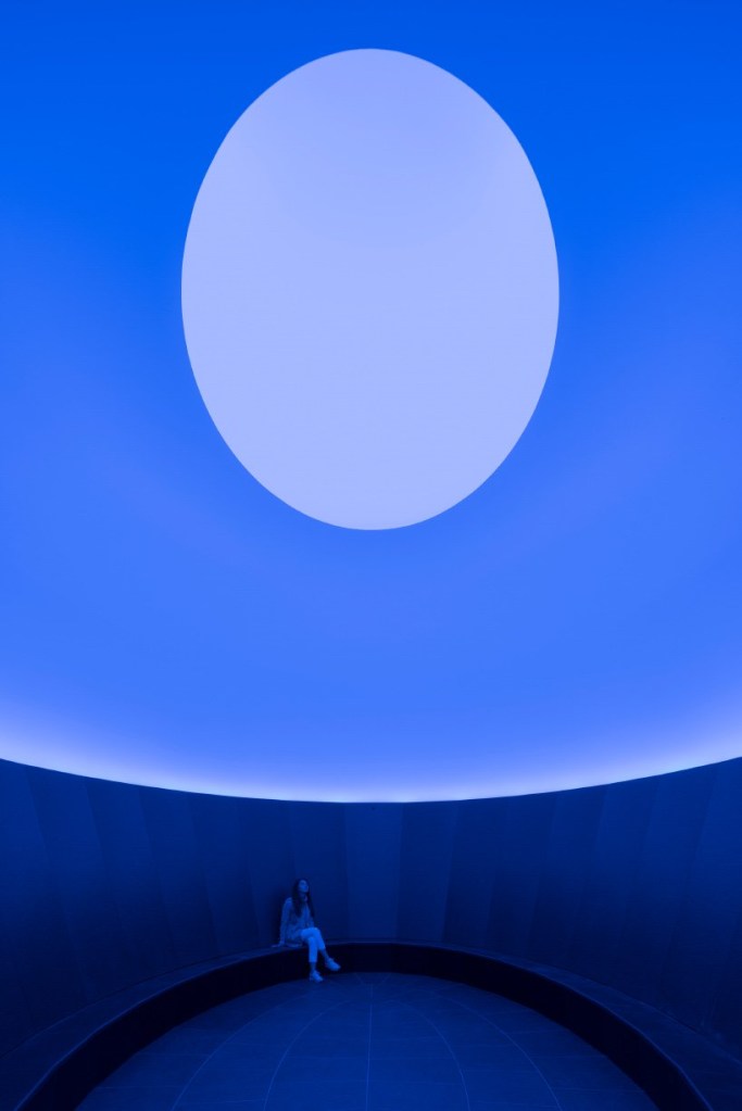 james-turrell-skyspace-lech-austria-designboom-02 James Turrell emoldura o céu da Áustria com instalação