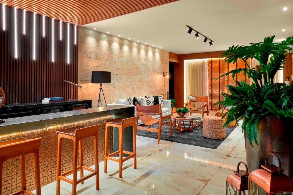 7 – LIVING – Kramer Arquitetura – Obras 360º – crédito Jomar Bragança (3) Convivência familiar é o foco do Living da CASACOR Brasília 2018