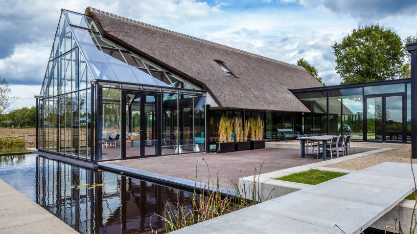 modern-countryside-villa-maas-archicten-architecture-residential-netherlands-glass_dezeen_hero-d-852×479 Passado e presente se misturam em casa de vidro na Holanda